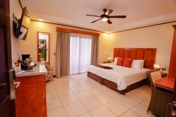 Hotel & Spa Poco a Poco-Monteverde (Turismo Sostenible)